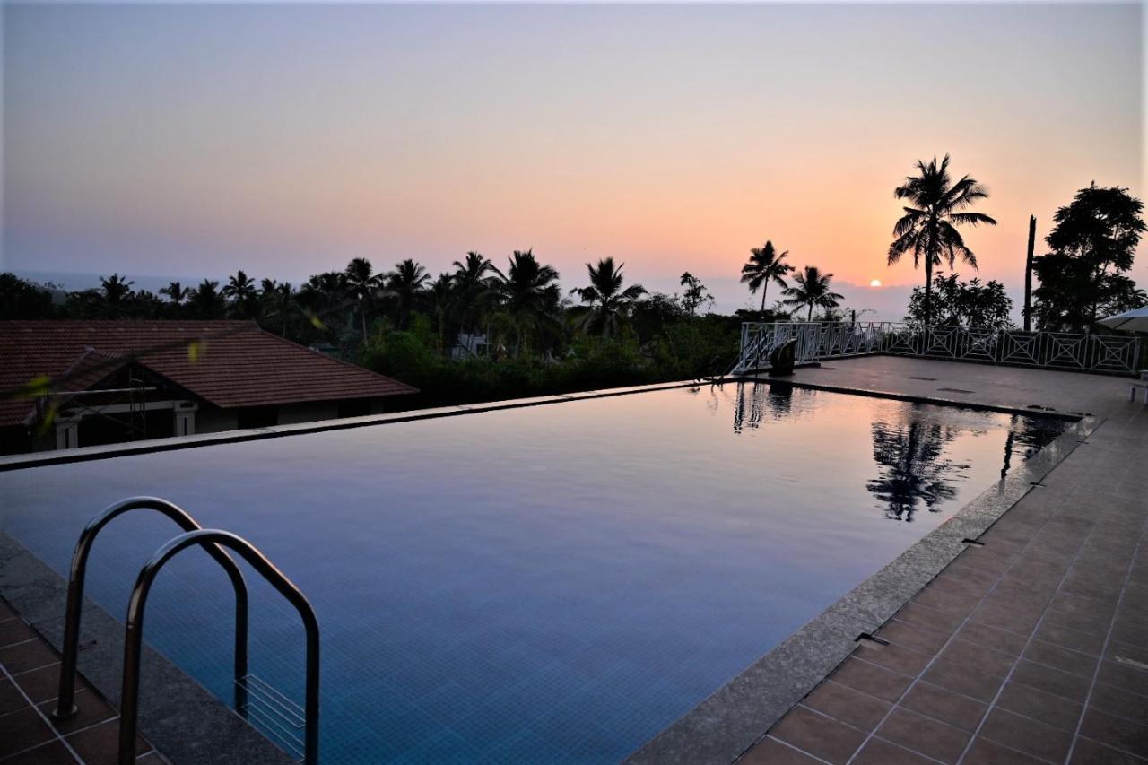 Aadisaktthi Leisure Resort, Kovalam トリバンドラム エクステリア 写真
