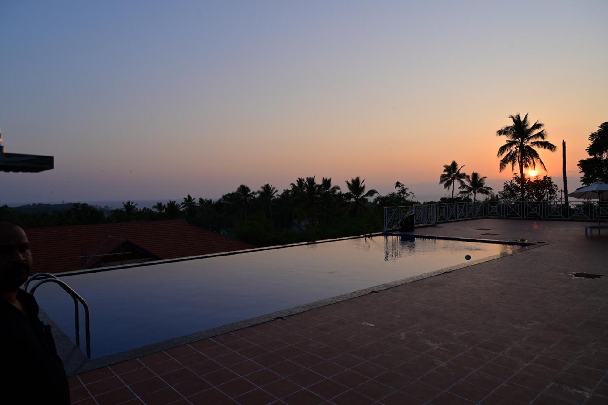 Aadisaktthi Leisure Resort, Kovalam トリバンドラム エクステリア 写真